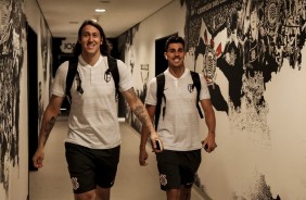 Cássio e Avelar chegam ao vestiário da Arena Corinthians para o jogo contra o Red Bull