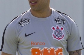 Gabriel no treino desta sexta-feira; Timão encara seu ex-clube, o Palmeiras, neste sábado