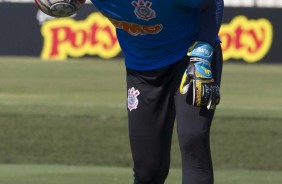 Goleiro Filipe no treinamento de hoje no CT Joaquim Grava; próximo adversário é o Palmeiras