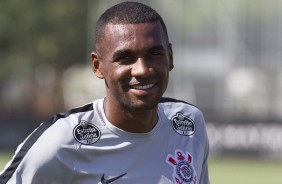 Marllon treina no CT Joaquim Grava; Timo se prepara para o jogo contra o Palmeiras