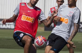 Pedro Henrique e Thiaguinho treinam no CT Joaquim Grava