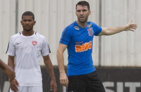 Mauro Boselli durante jogo-treino contra o Desportivo Brasil, nesta segunda-feira