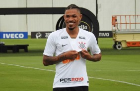 Apresentao oficial do volante Jnior Urso como jogador do Corinthians