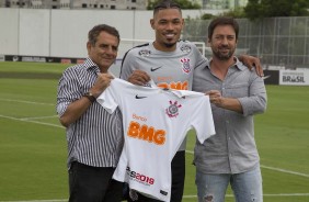Júnior Urso é apresentado no CT Joaquim Grava