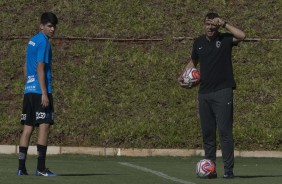 ngelo Araos e Carille no treino para jogo contra o Novorizontino, pelo Campeonato Paulista