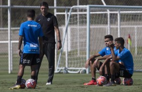 Cuca durante o treino deste sbado no CT Joaquim Grava