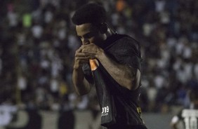 Gustagol marcou os dois gols do Corinthians contra o Ferrovirio, pela Copa do Brasil