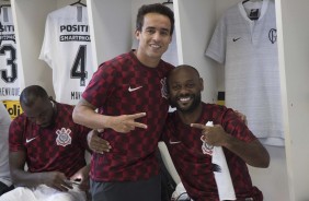 Jadson e Vagner Love no vestirio antes do jogo contra o Novorizontino