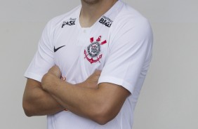 Carlos Augusto pode assumir a lateral esquerda do Corinthians