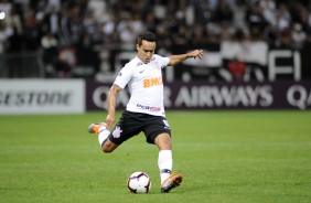 Jadson no jogo contra o Racing, pela Sul-Americana, na Arena Corinthians