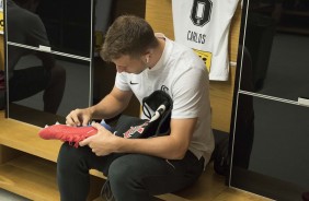 Carlos Augusto não será titular contra o São Paulo, na Arena Corinthians, neste domingo