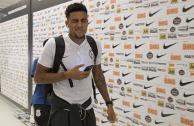 Gustavo chegando à Arena Corinthians para o primeiro Majestoso de 2019