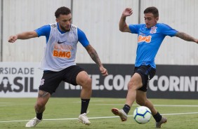 Andr Lus e Mosquito na reapresentao do Corinthians aps vitria sobre o So Paulo, por 2 a 1