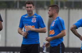 Mauro Boselli e Ramiro na reapresentao do Corinthians aps vitria sobre o So Paulo, por 2 a 1