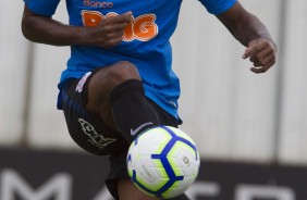 Zagueiro Marllon na reapresentao do Corinthians aps vitria sobre o So Paulo, por 2 a 1