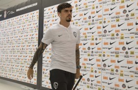 Fagner tambm chega ao vestirio da Arena Corinthians para jogo contra o Avenida