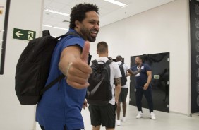 Fisioterapeuta Caio Mello na chegada da equipe  Arena Corinthians para duelo contra o Avenida