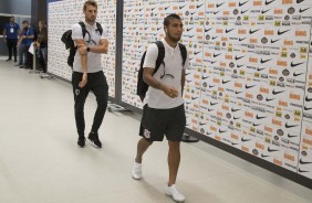 Henrique e Sornoza chegando  Arena Corinthians para jogo contra o Avenida