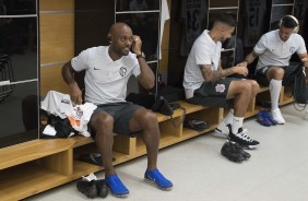 Jogadores do Corinthians se preparam para enfrentar o Avenida-RS