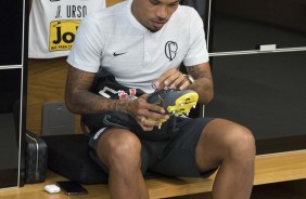 Júnior Urso no vestiário da Arena Corinthians antes do início do jogo contra Avenida