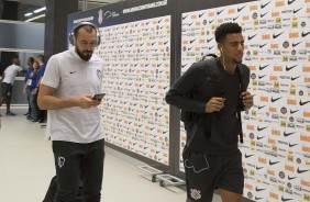 Walter e Gustavo chegam  Arena Corinthians para duelo contra o Avenida, pela Copa do Brasil