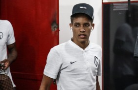Pedrinho no vestirio antes do jogo contra o Botafogo-SP, em Ribeiro Preto