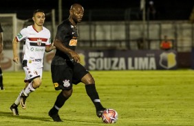 Vagner Love na partida contra o Botafogo-SP, em Ribeiro Preto, pelo Paulisto