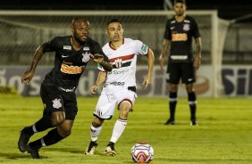 Vagner Love na partida contra o Botafogo-SP, pelo Campeonato Paulista