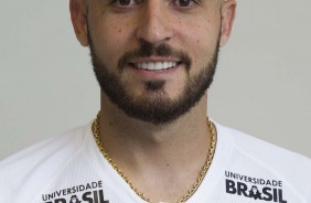 Rgis j trajando a camisa do Corinthians