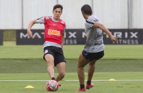 Mateus Vital e Romero no treino desta sexta-feira no CT Joaquim Grava