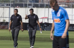 Carille e Cuca conversando durante o treino no CT Joaquim Grava