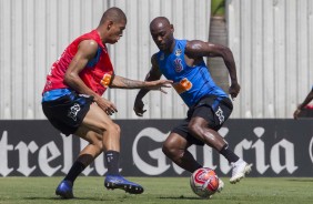 Joo Victor e Vagner Love no CT Joaquim Grava durante treinamento de hoje