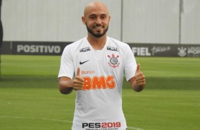 Rrgis durante apresentao ao Corinthians