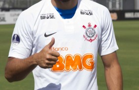 Zagueiro Bruno Mndez  oficialmente apresentado como jogador do Corinthians