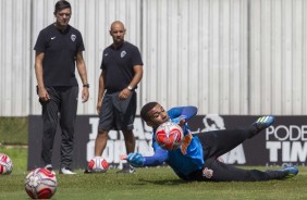 Goleiro Filipe treina no CT Joaquim Grava para jogo contra o Santos, no domingo