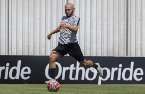 Régis já treina no CT Joaquim Grava para jogo contra o Santos