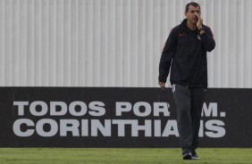 Fábio Carilel prepara a equipe para encarar o Santos, no próximo domingo