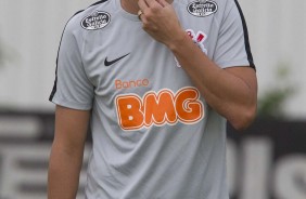 Henrique se prepara para duelo contra o Santos, no domingo