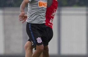 Sornoza treina e deve ser titular diante o Santos, no próximo domingo