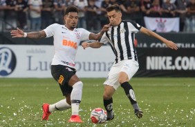 Volante Jnior Urso no jogo contra o Santos, pelo Paulisto 2019