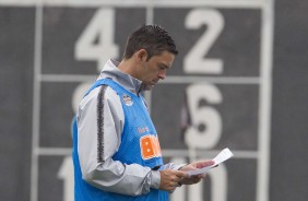 Cuca durante o treino de hoje no CT Joaquim Grava; equipe encara o Ceará
