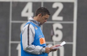 Cuca durante o treino de hoje no CT Joaquim Grava; equipe encara o Cear