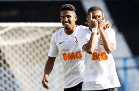 Rael e Vitinho durante jogo contra o River-PI, pela Copa do Brasil Sub-20