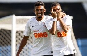 Rael e Vitinho em partida contra o River-PI, pela Copa do Brasil Sub-20