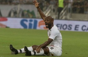 Vagner Love foi titular contra o Cear, pela Copa do Brasil