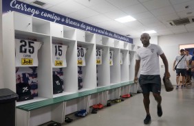 Vagner Love no vestiário antes do jogo contra o Ceará, pela Copa do Brasil