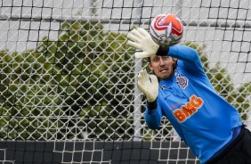 Cássio durante treino no CT Joaquim Grava; próximo desafio é contra o Oeste, pelo Paulistão