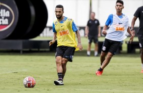 Clayson e Oya no treino deste sábado no CT Joaquim Grava