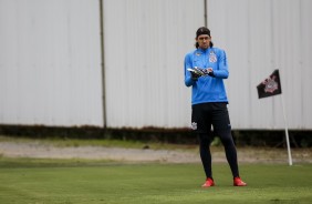 Goleiro Cássio durante treino de hoje no CT Joaquim Grava