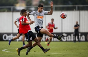 Pedrinho e Pedro Henrique treinam no CT Joaquim Grava